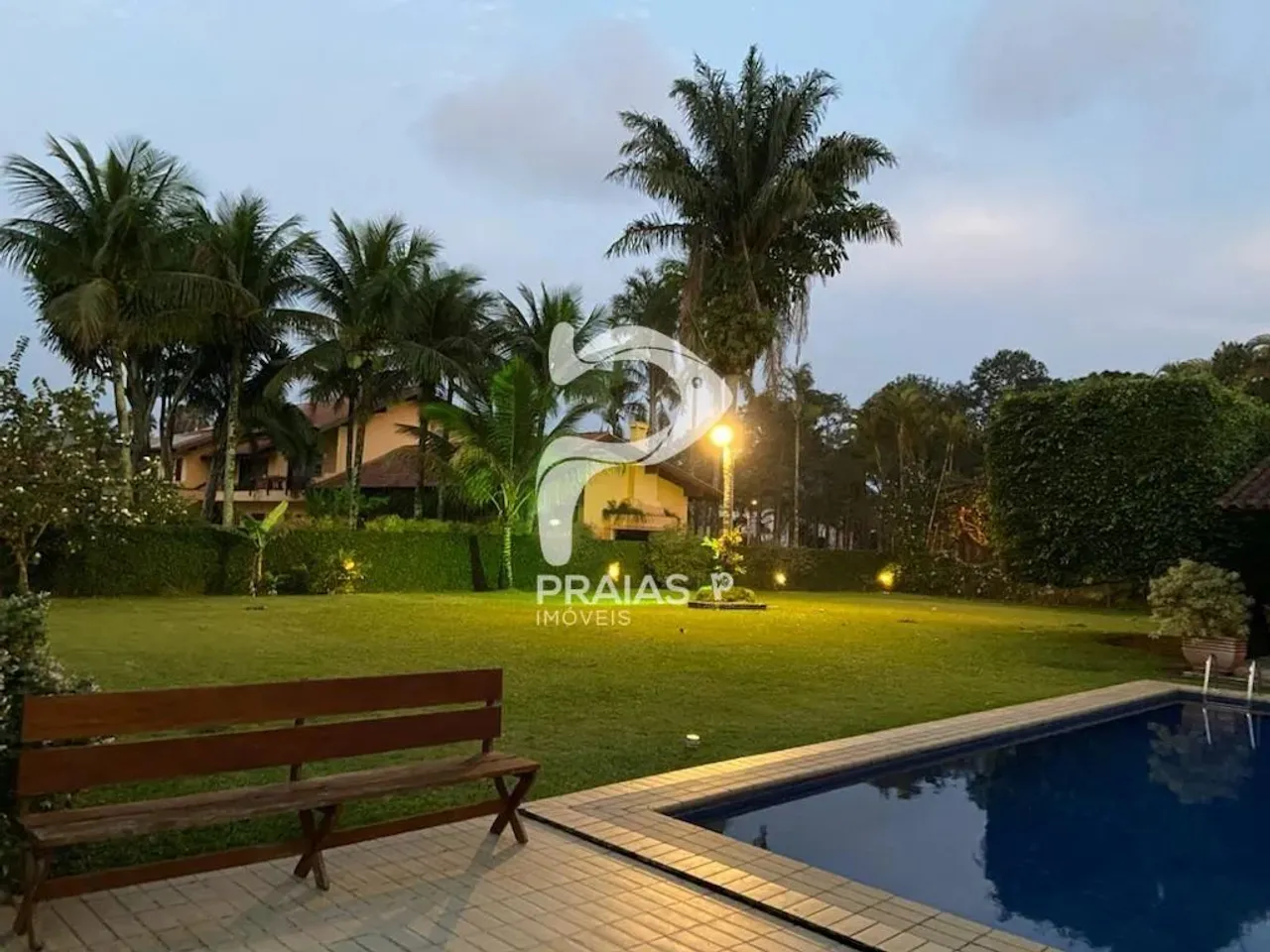 Terreno em condomínio fechado com 1.000 mts, excelente localização