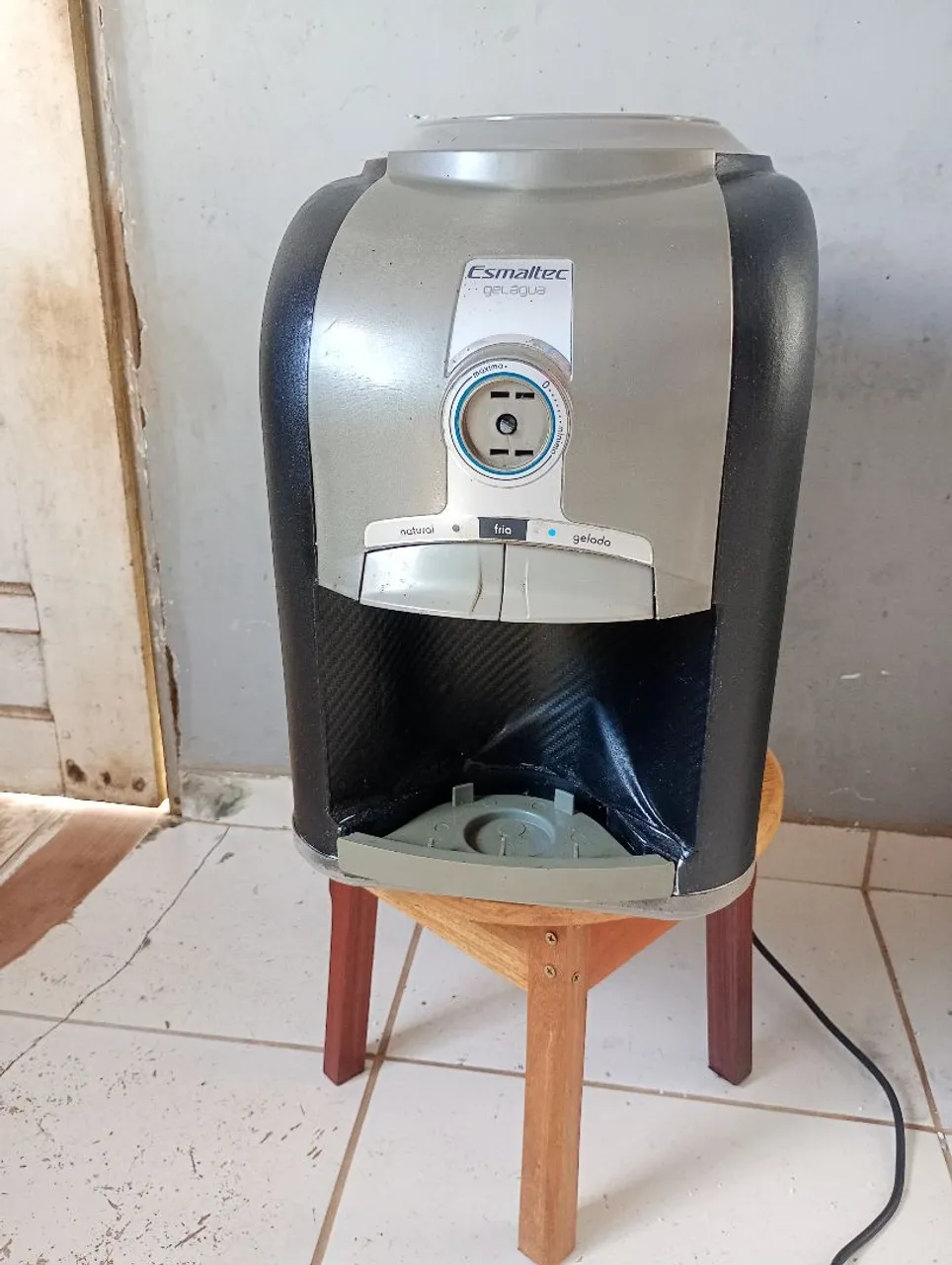 Bebedouro Esmaltec Gelágua