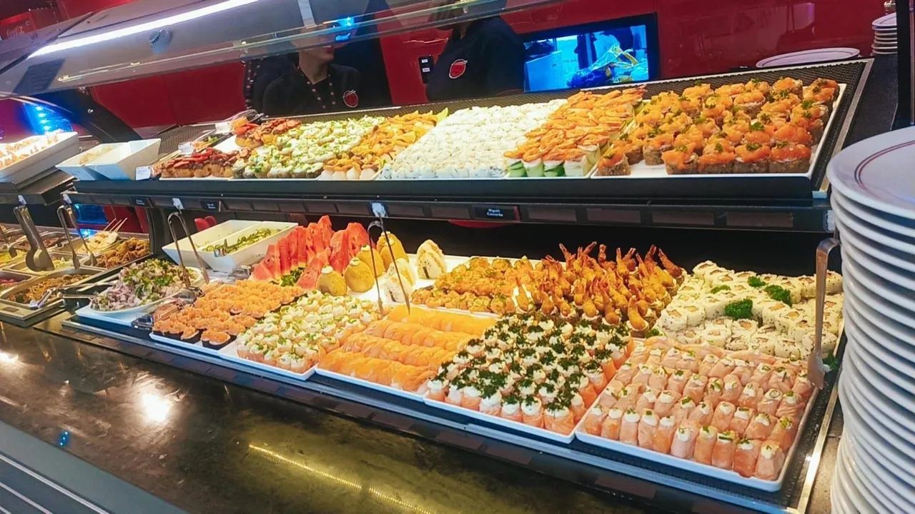 Vaga auxiliar de sushiman para shopping Rio Sul Bora fogo - Foto 3