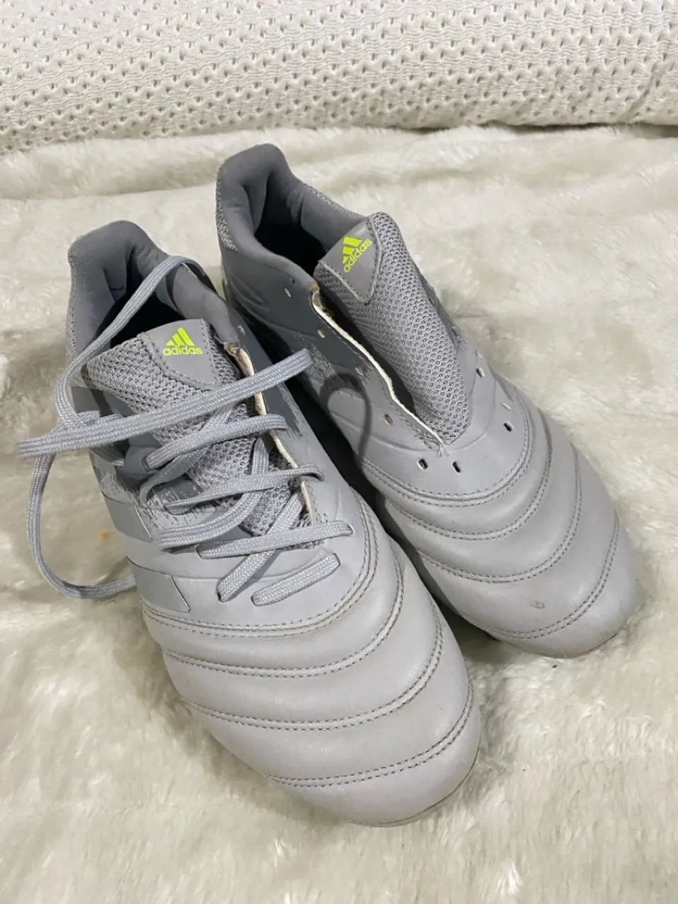 Chuteira cinza copa adidas 37