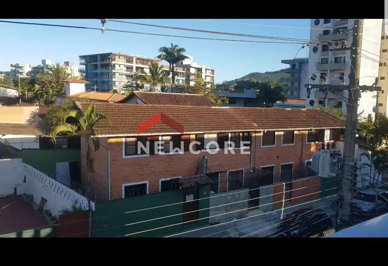 Sobrado em Avenida Castro Alves - Itaguá - Ubatuba/SP