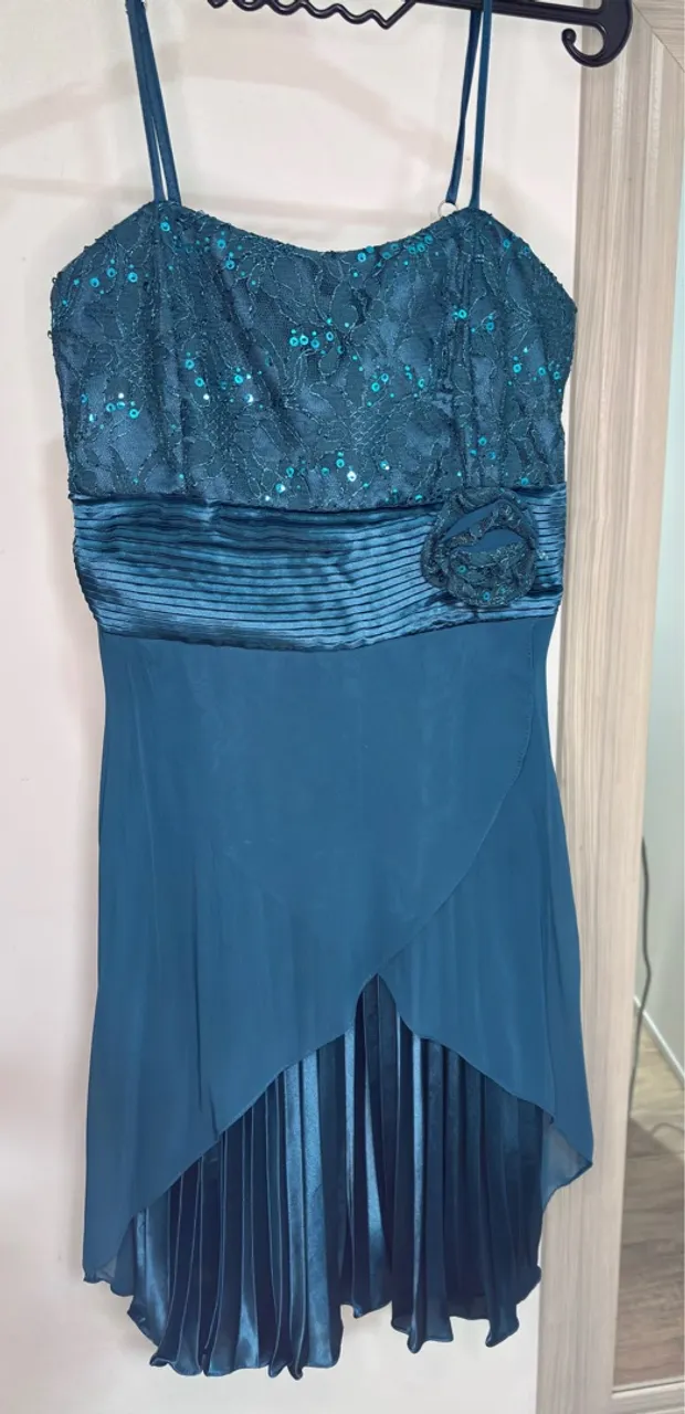 Vestido de festa azul turquesa