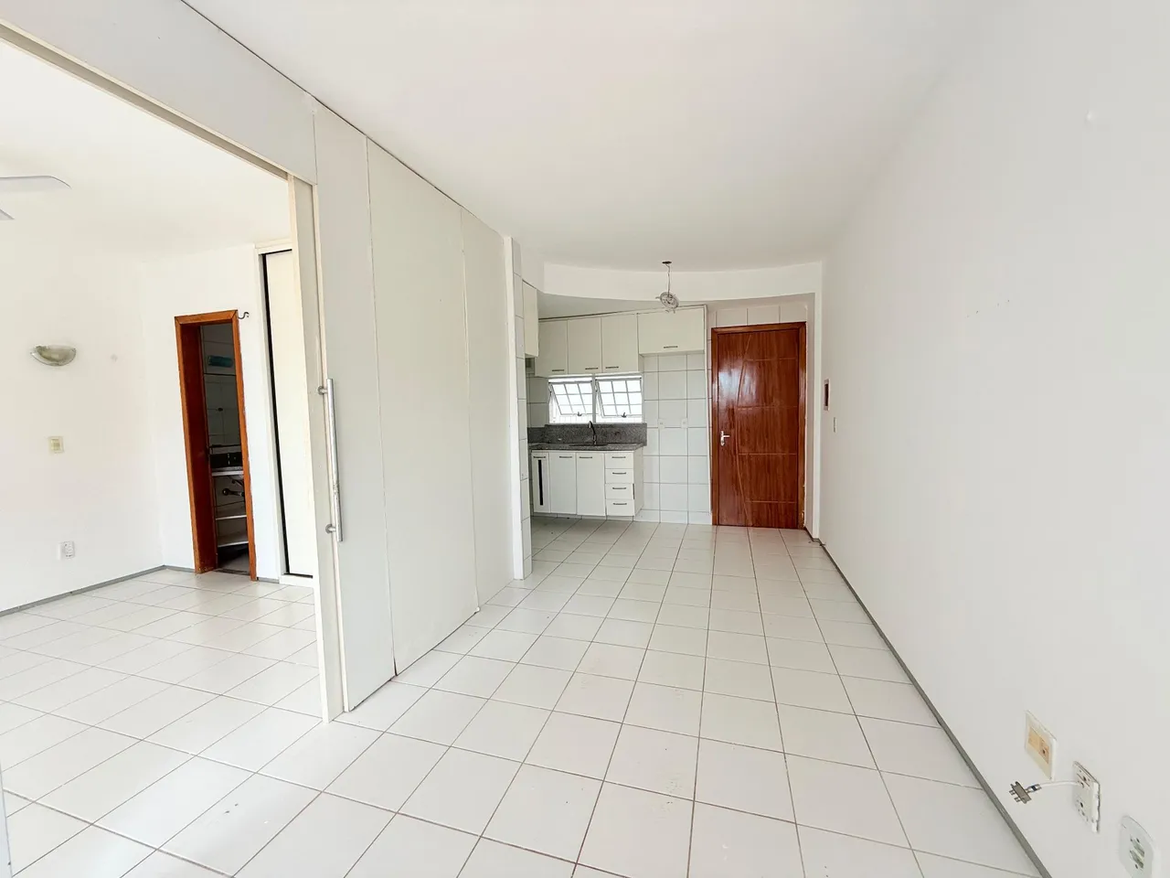 Apartamento no Condomínio Belo Horizonte, em Quintas do Calhau