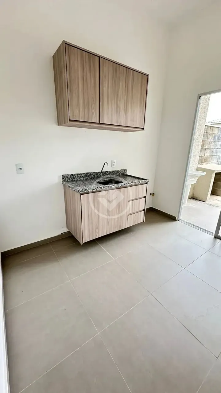 Aluguel Casa nova no Condomínio Origuem do Sol, com 3 quartos sendo 1 suite e alguns Armar