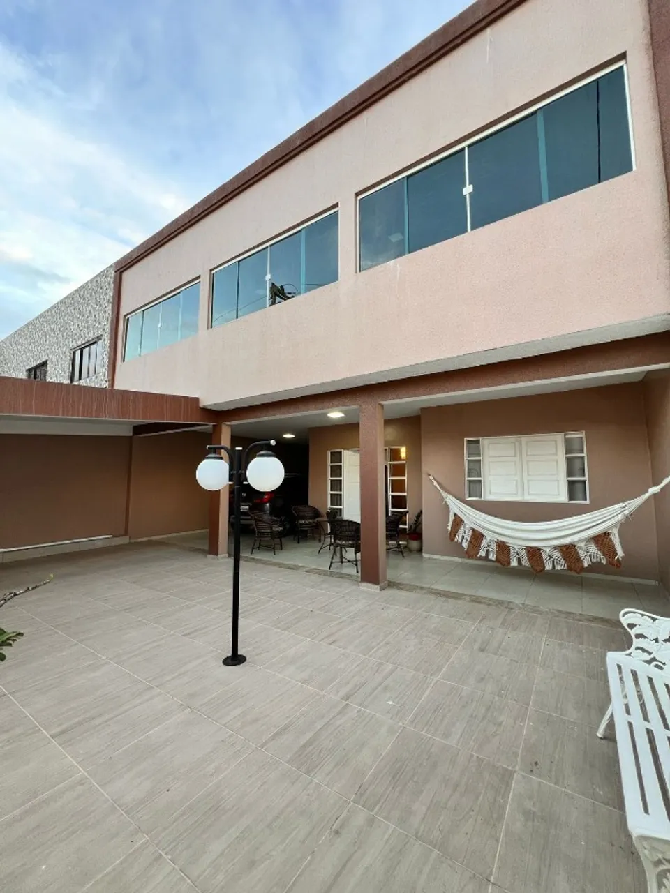 Belissima casa a venda no Trapiche - 440 m² de area - 5 quartos (4 suites)