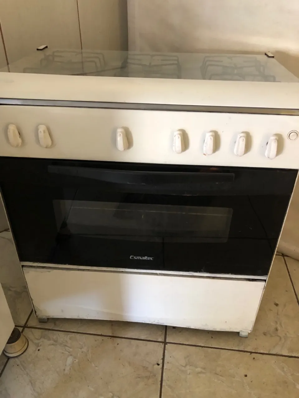 Fogão Esmaltec com 6 bocas
