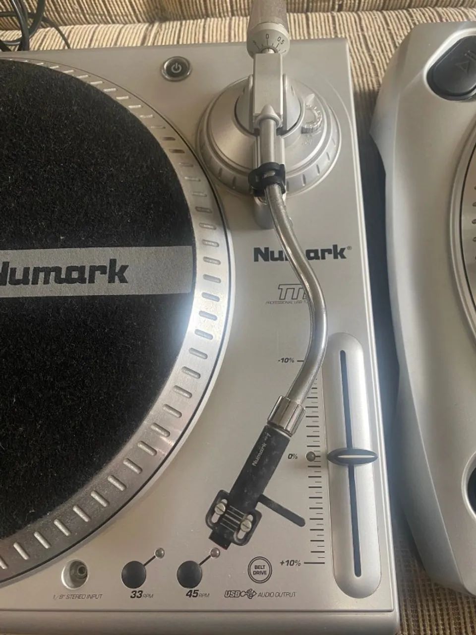 Par de Toca Discos Numark TT1610 - Equipamentos e Acessórios de