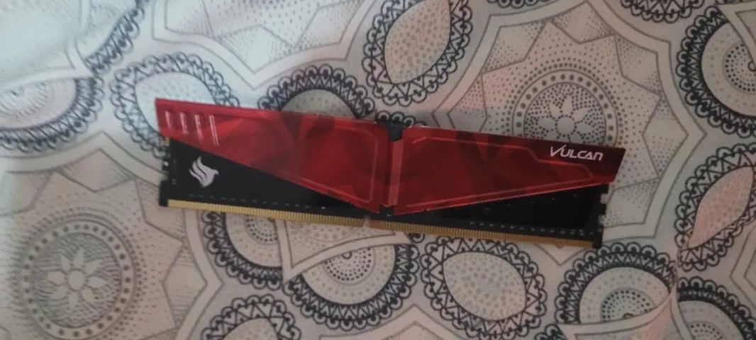 Memoria Team Group T-Force Vulcan Pichau DDR4 2666Mhz