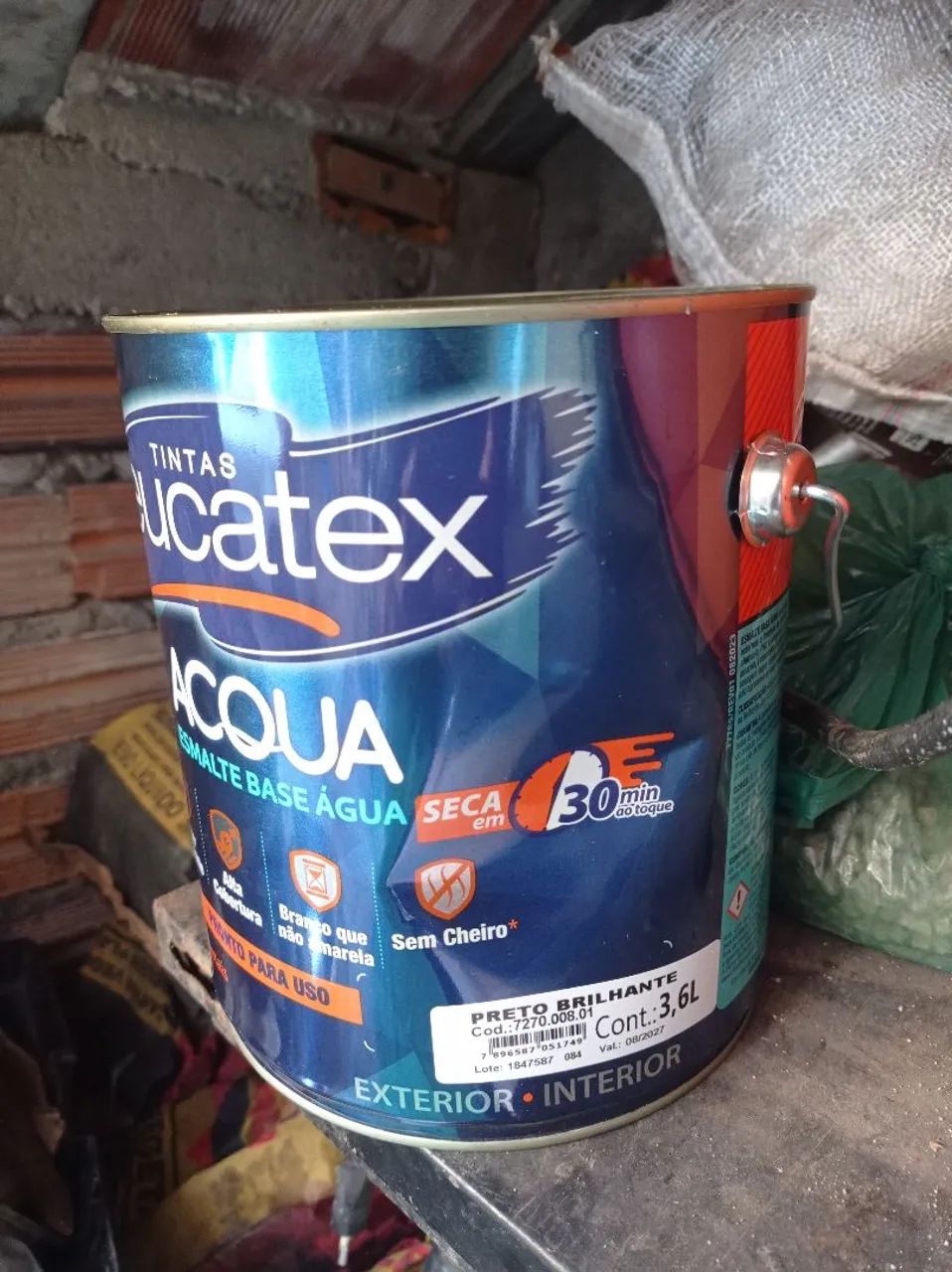Tinta Acrílica para Parede Eucatex 3,6L Preto Brilhante