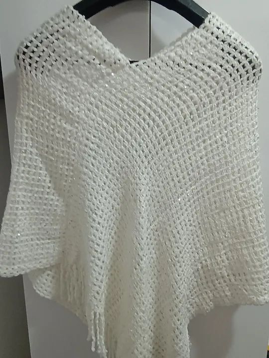 Poncho branco de crochê - Foto 3