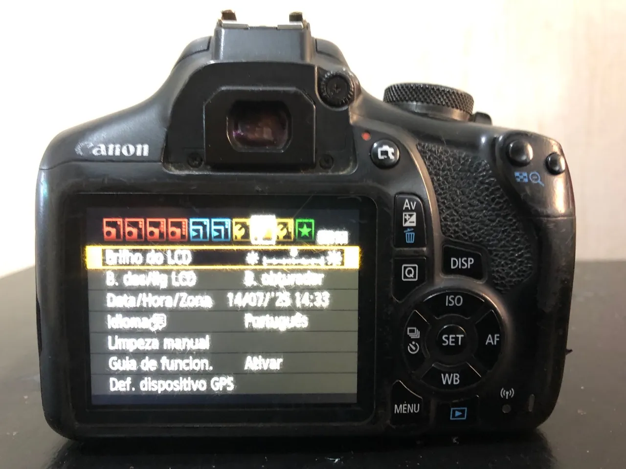 Canon T7