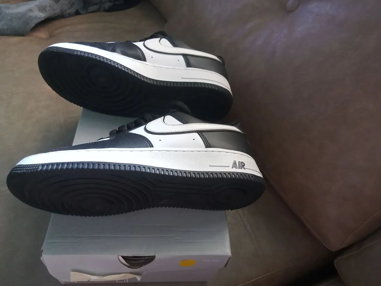 Tênis Nike Air Force 1 - Tamanho 39 - Foto 4