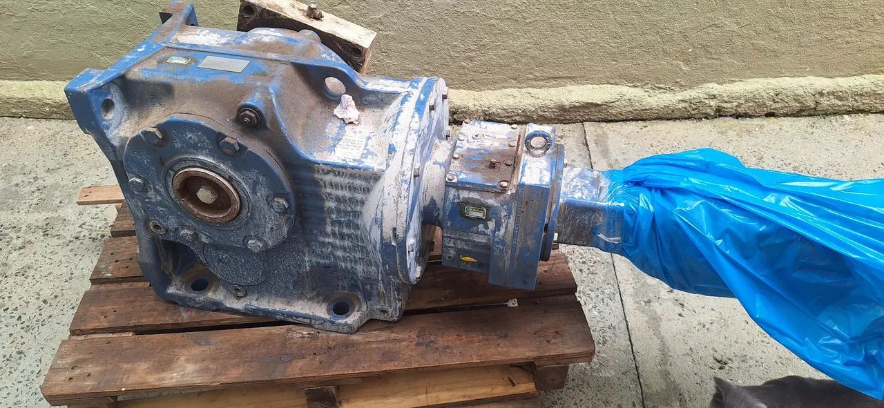 Motoredutor trifásico 7.5cv redução 1/287. - Foto 5