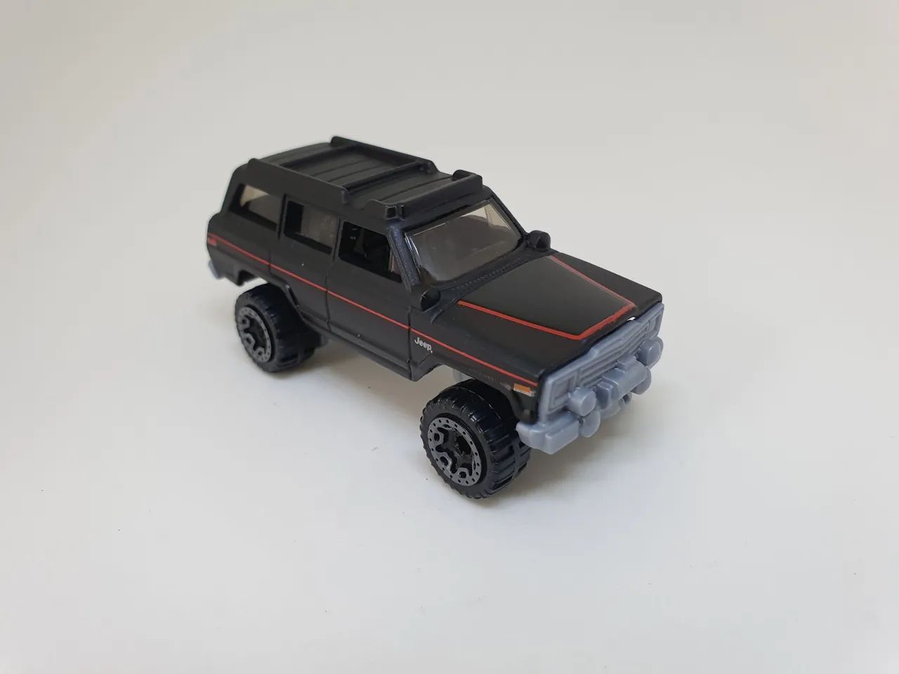 Hot Wheels Jeep Wagoneer preto
