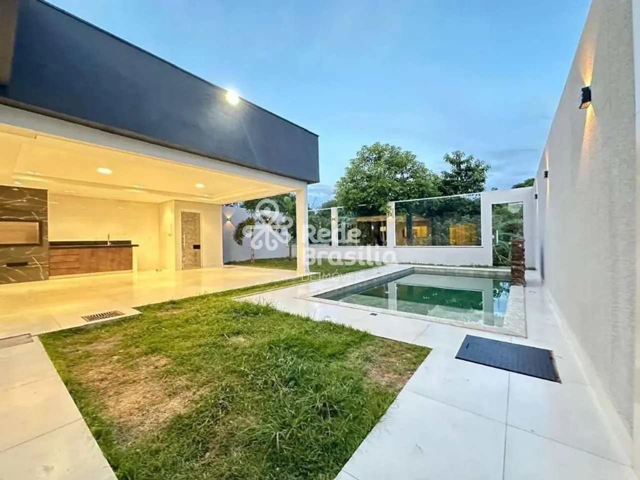 Casa com 3 dormitórios para alugar por R$ 13.804,00/mês - Setor Habitacional Vicente Pires