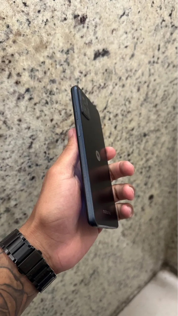 Motorola E22