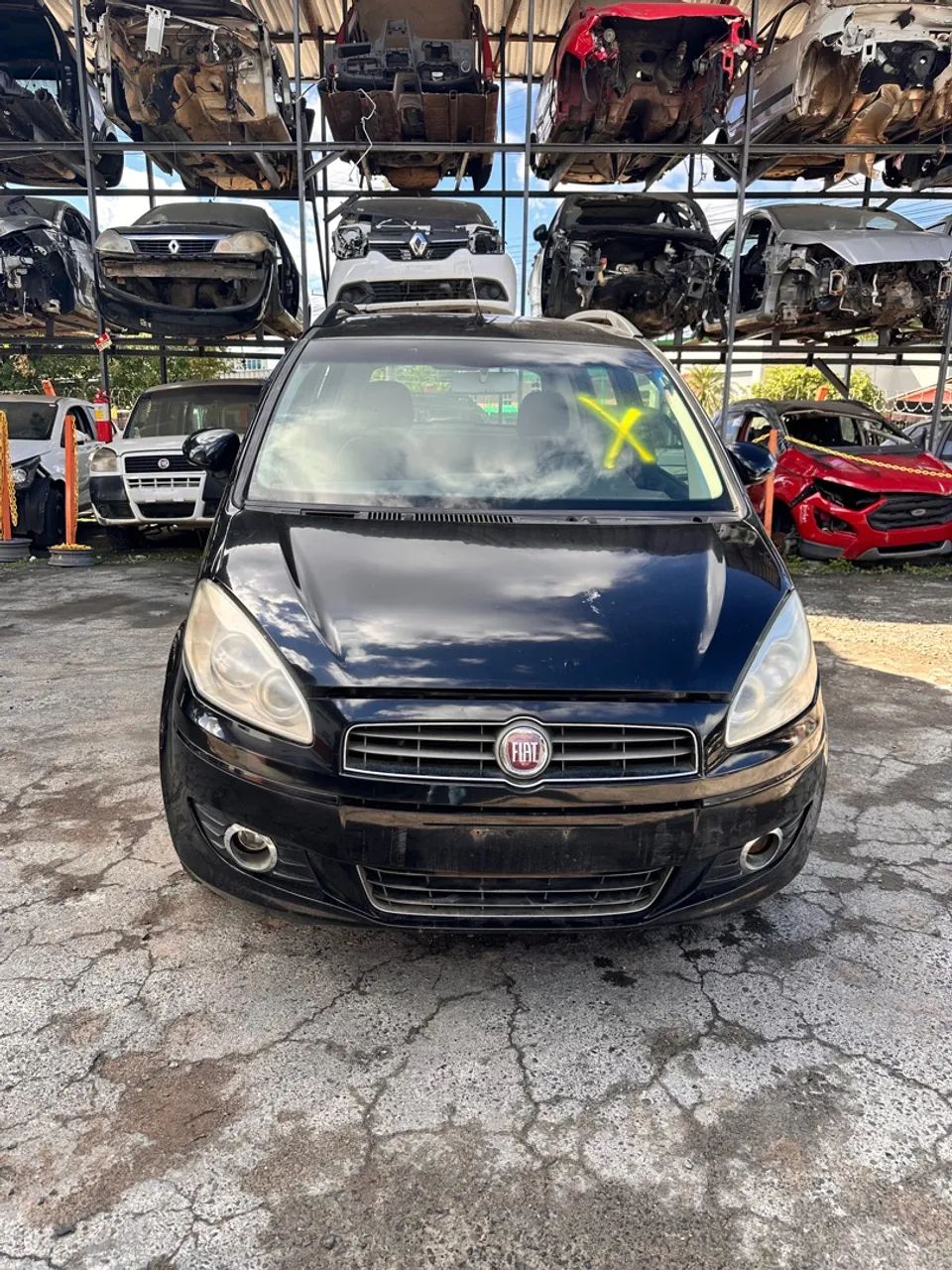 Fiat Idea - Completa para peças 