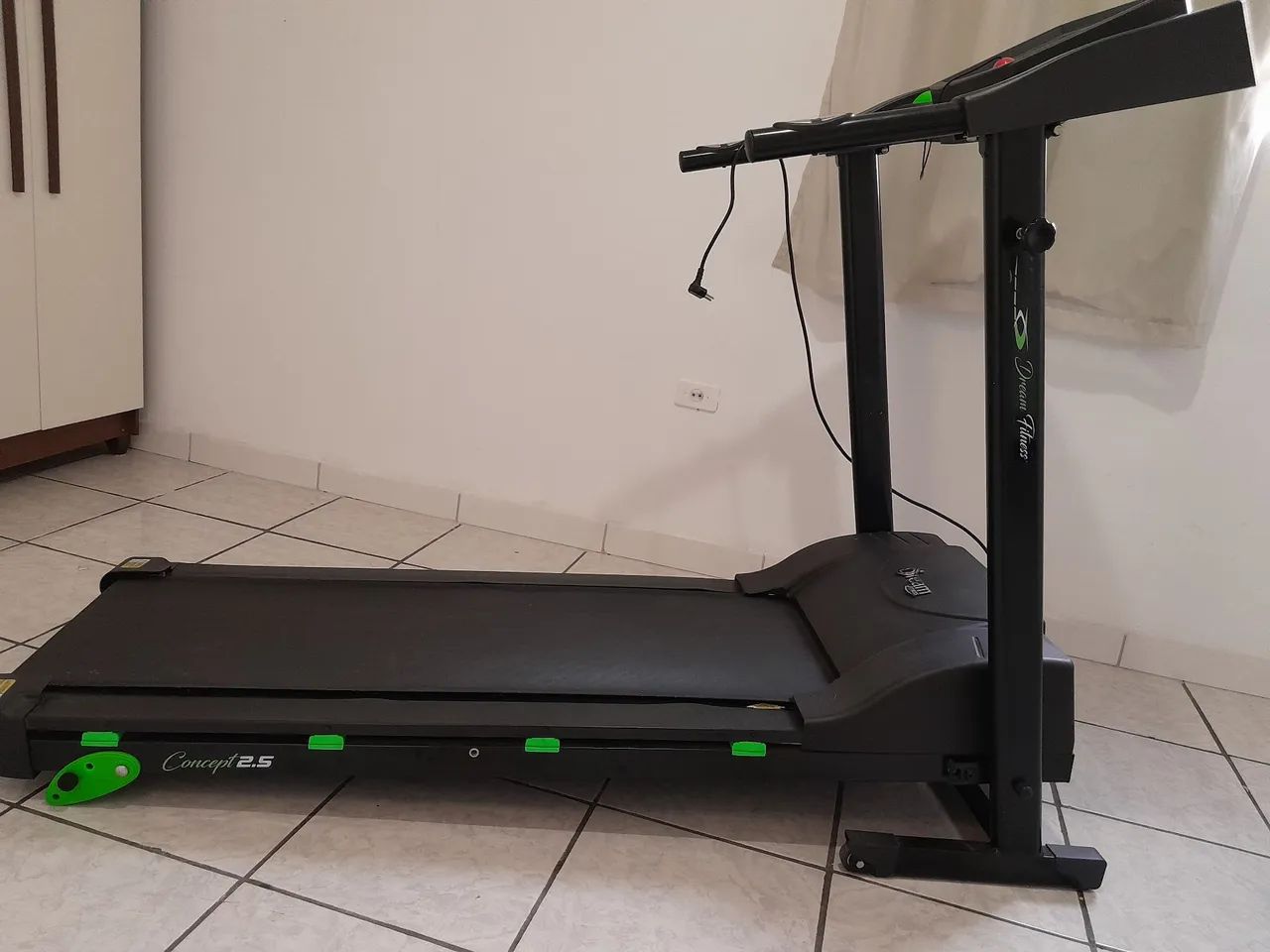 Esteira Elétrica e Bicicleta Magnética de exercícios 