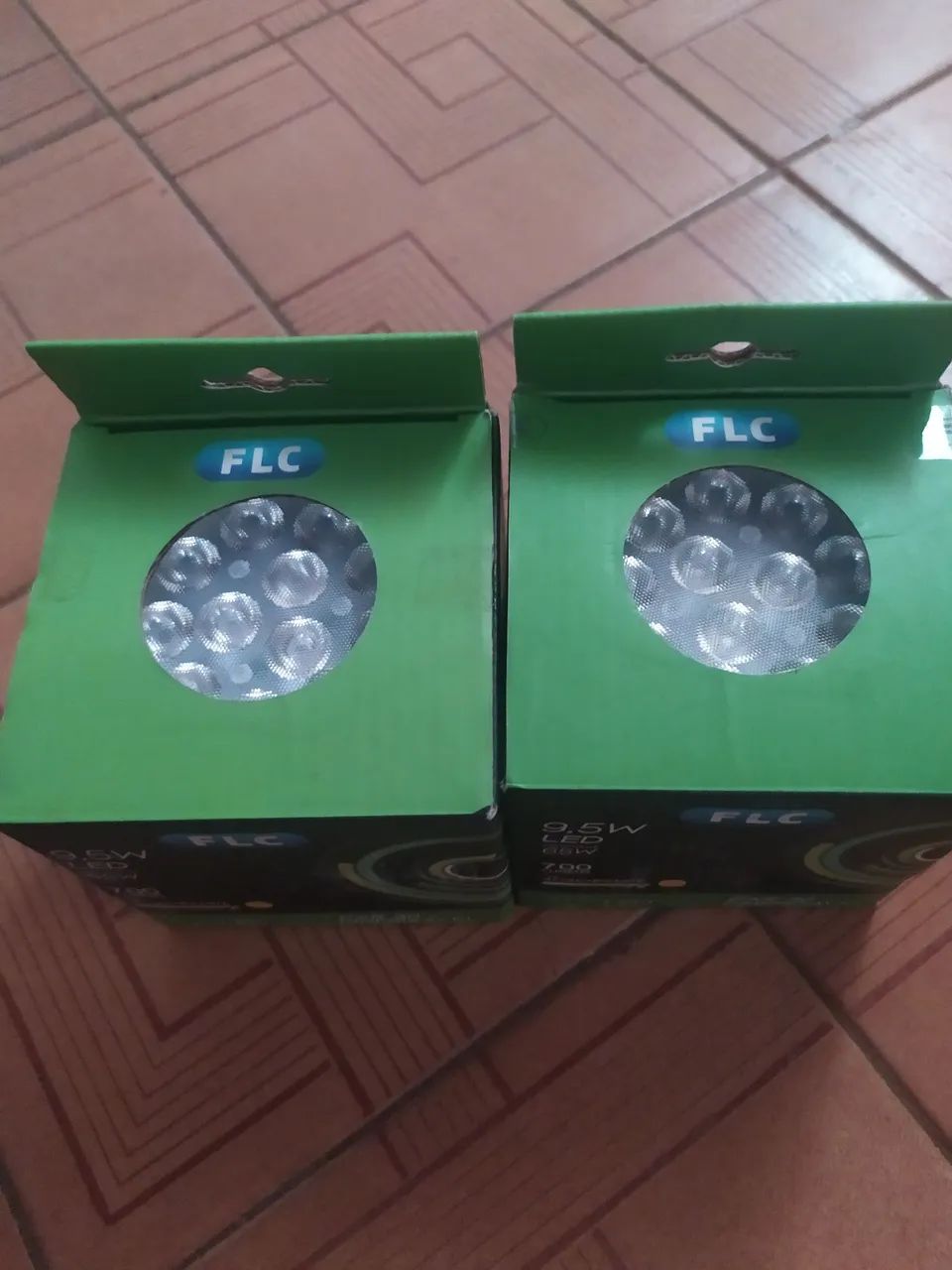 Lâmpadas LED FLC 9.5W