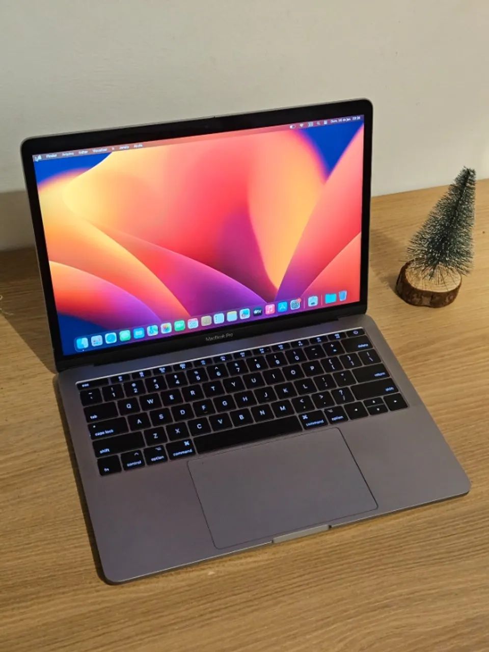 Macbook Pro i5 8gb 250GB 2017 - Space gray - 234 ciclos