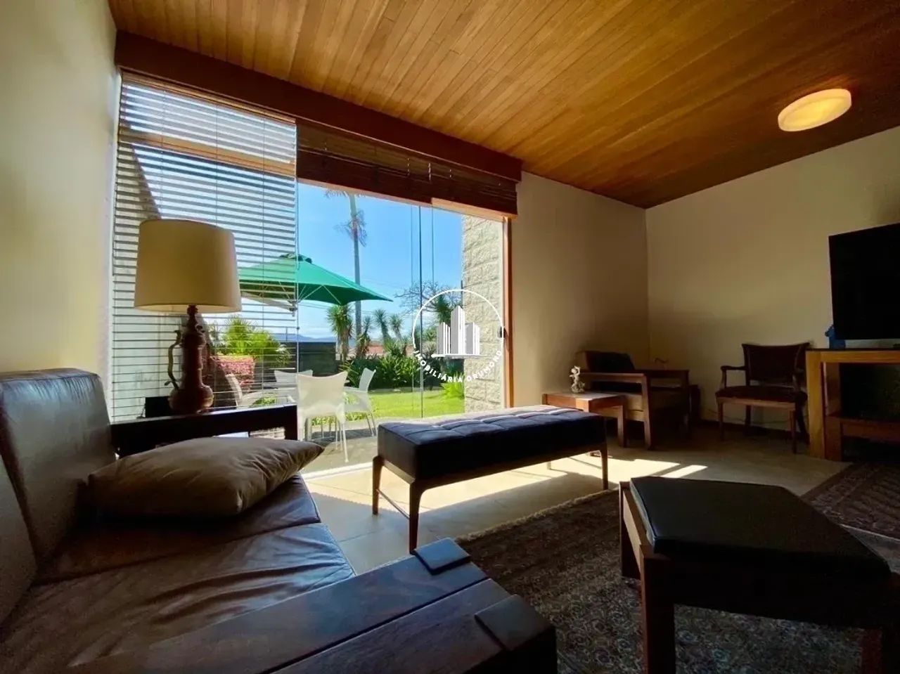 Casa 300m² com 3 Quartos e Suítes em Coqueiros - Foto 3