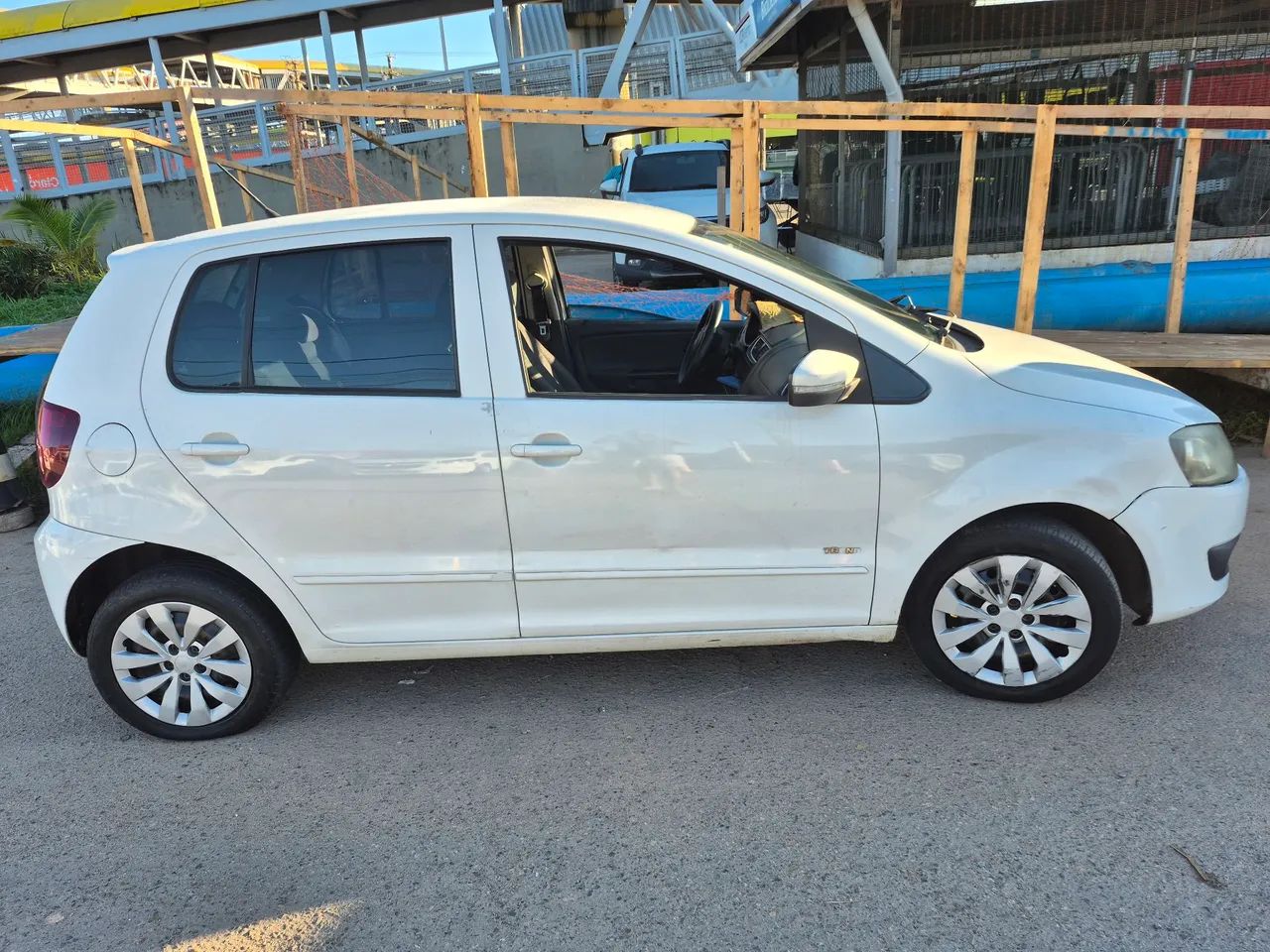 Volkswagen Fox Fox 1.0 Mi Total Flex 8V 5p 2011