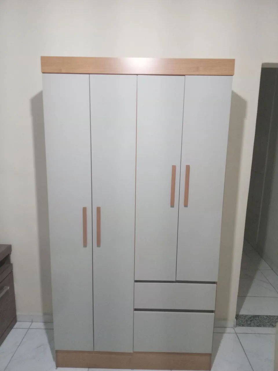 Vendo guarda roupo novíssimo 