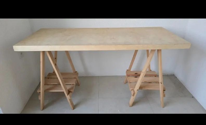 Mesa pinus festa cavalete