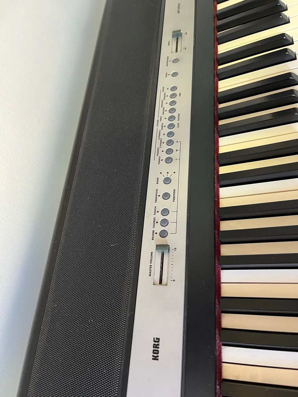 Piano Digital Korg SP-250