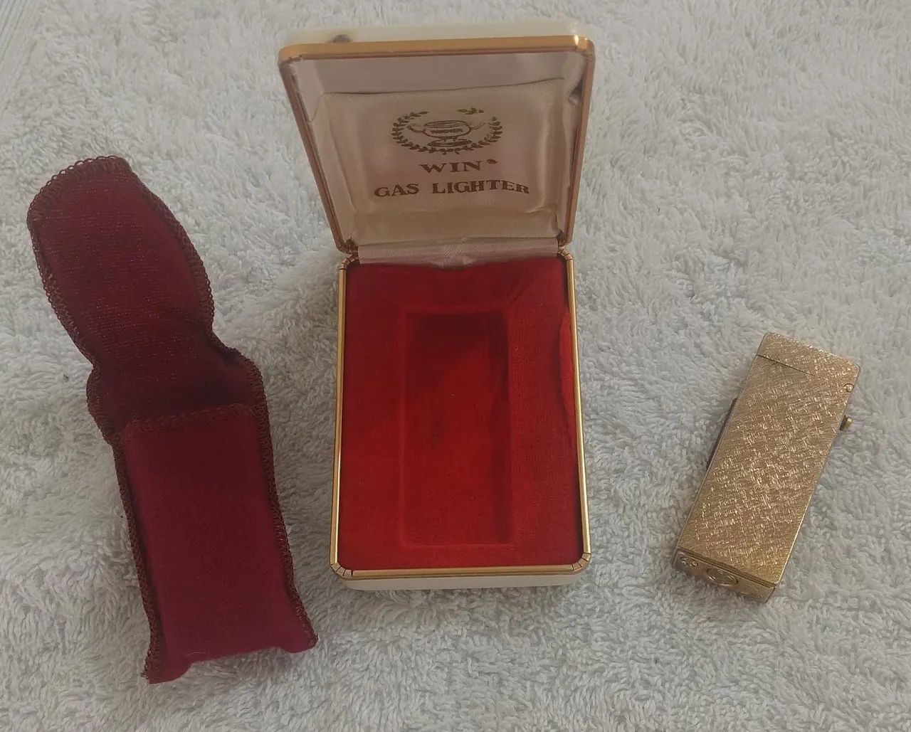 Antigo isqueiro a gás da marca Win com caixa e case original