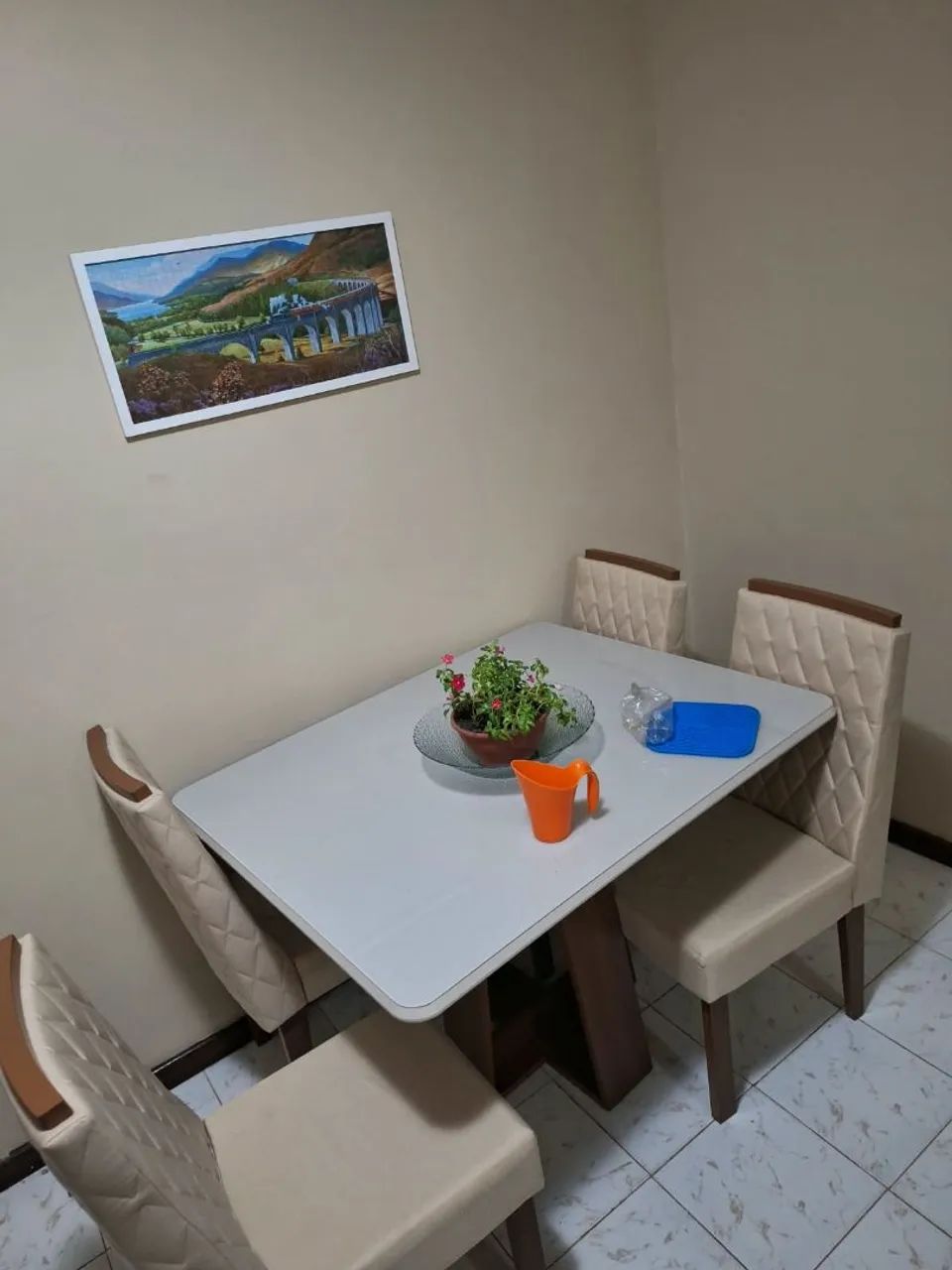 Mesa 4 lugares com tampo de vidro