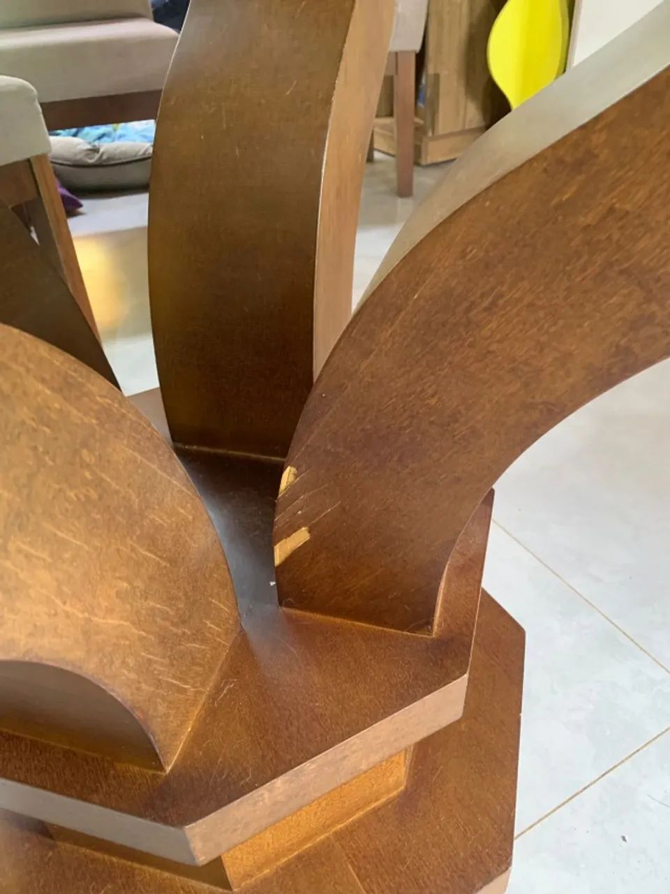 Mesa com tampo de vidro com 8 cadeiras - Foto 4