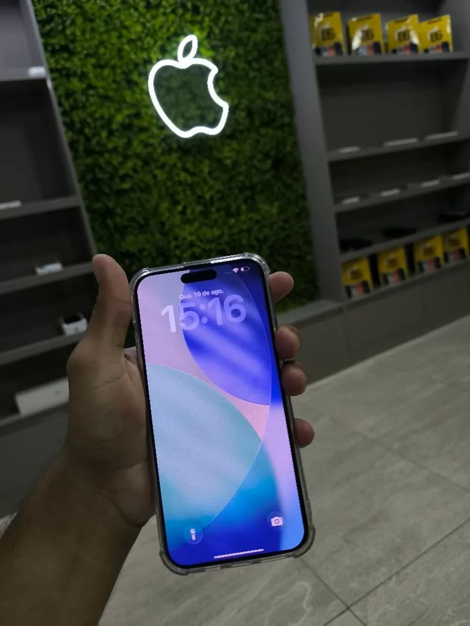 iPhone 15 Pro Max - Foto 2