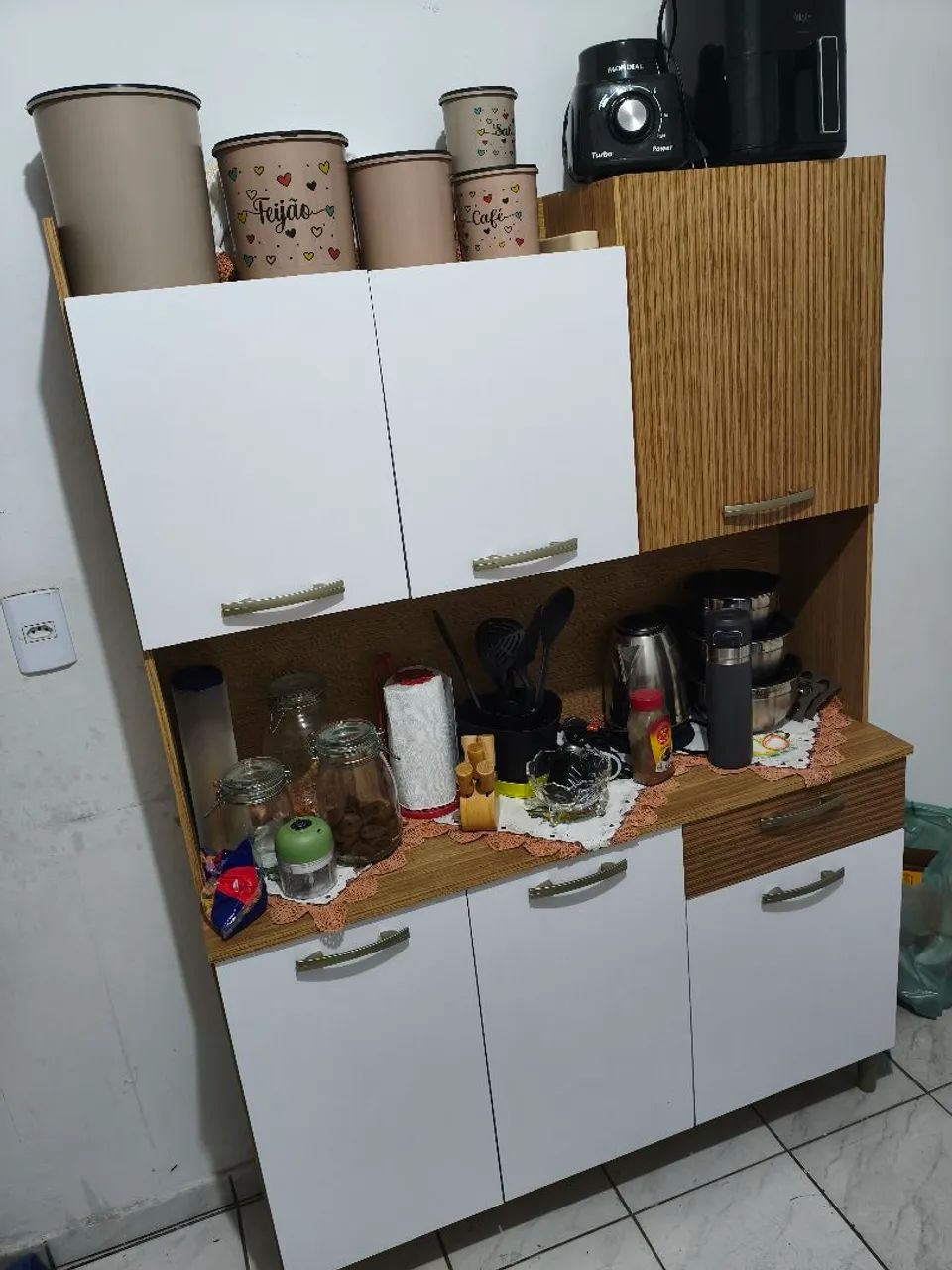 Armário semi-novo 