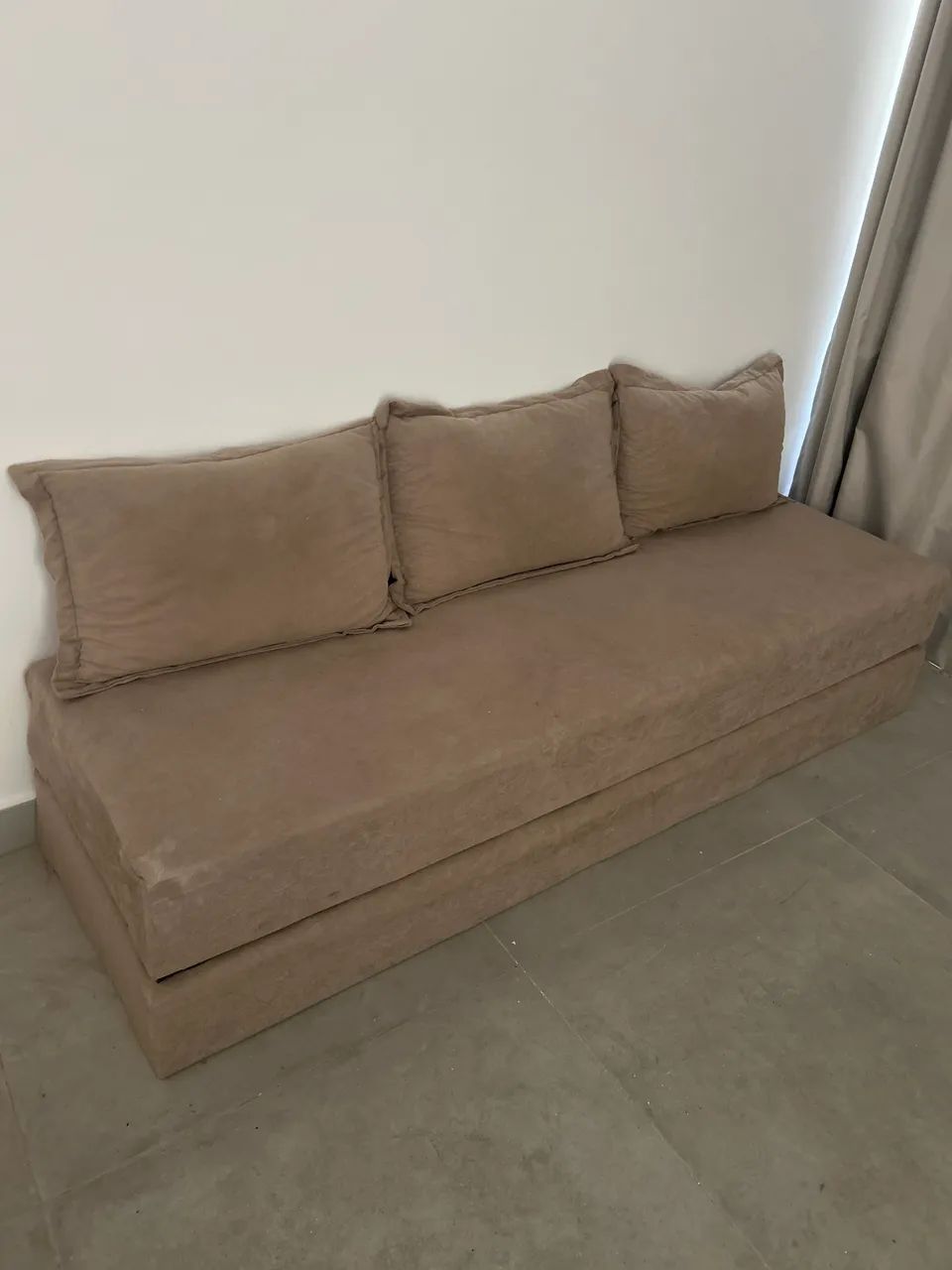 SOFÁ CAMA COM ALMOFADAS - Foto 2