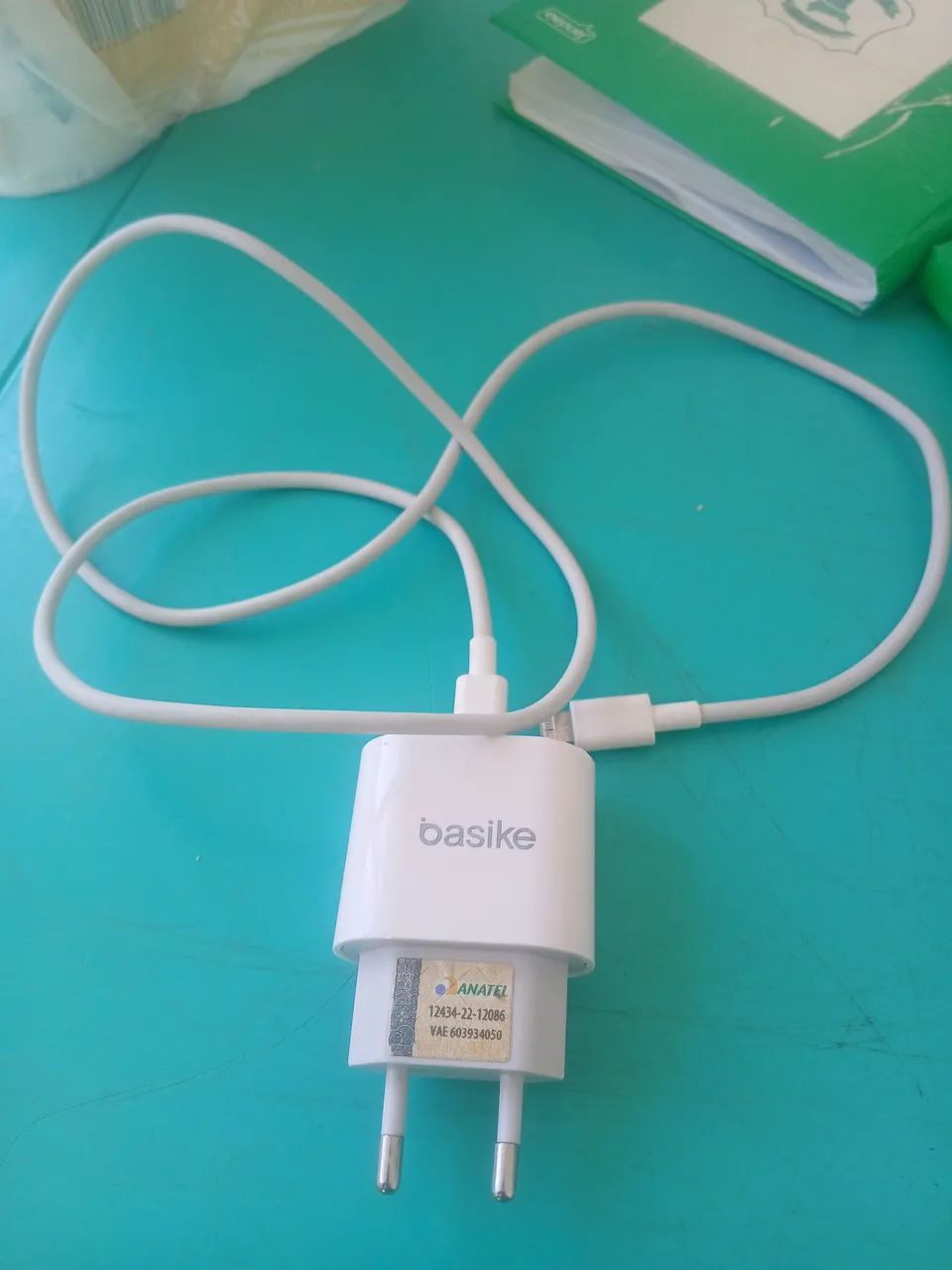  Carregador  iphone  muito bom
