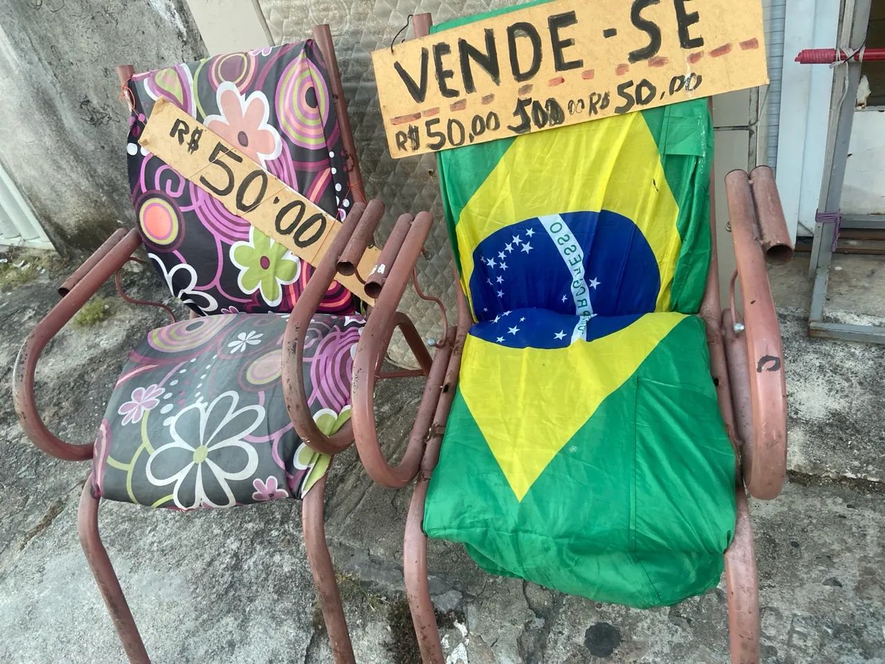Vendo 2 cadeiras de ferro com estofado tipo dê varanda  - Foto 2