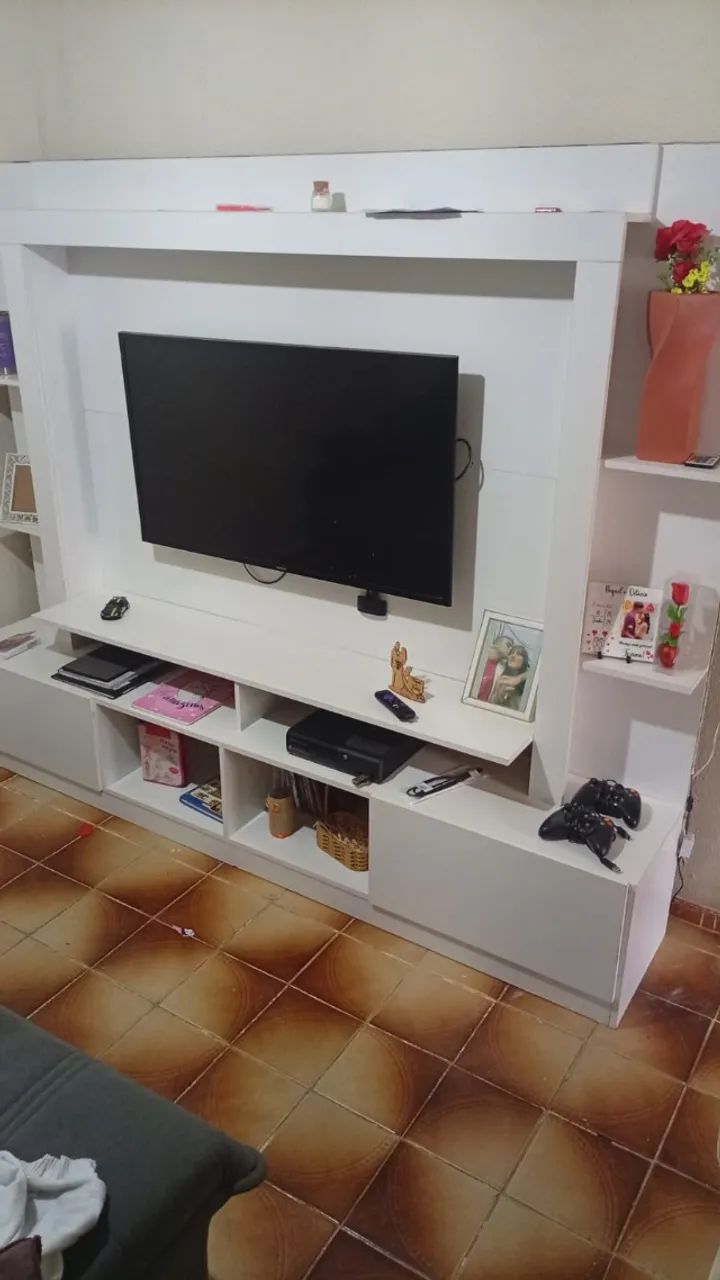 Rack com painel para TV Branco - Grande e Muito Conservado! - Foto 2
