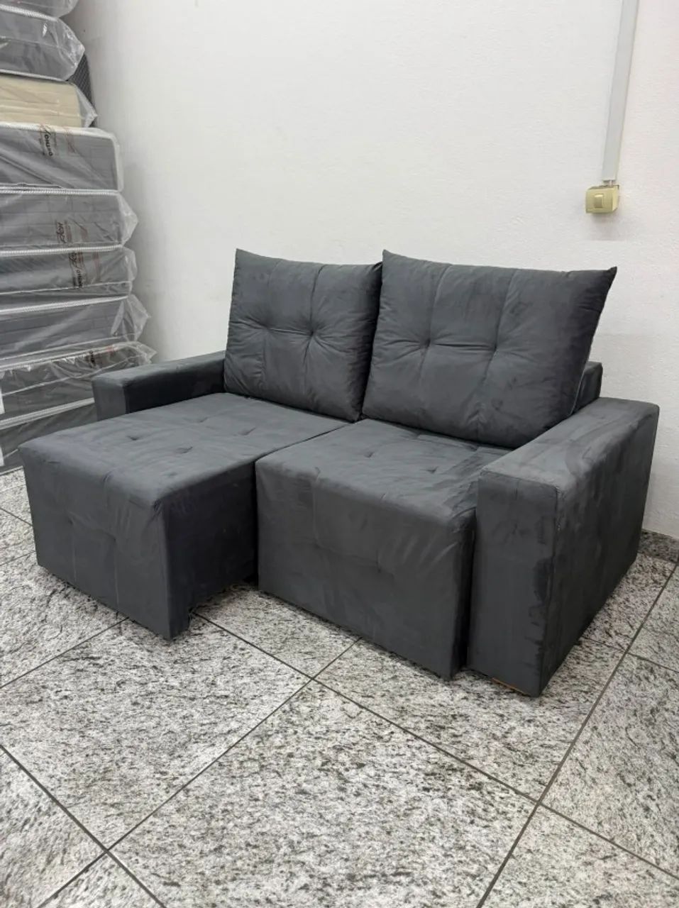 Sofá Retrátil e Reclinável Havaí 1,80m Veludo Preto Resistente - Foto 4