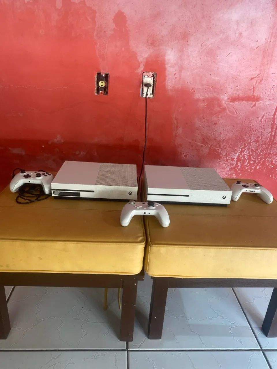 2 XBOX One S - 3 controles 