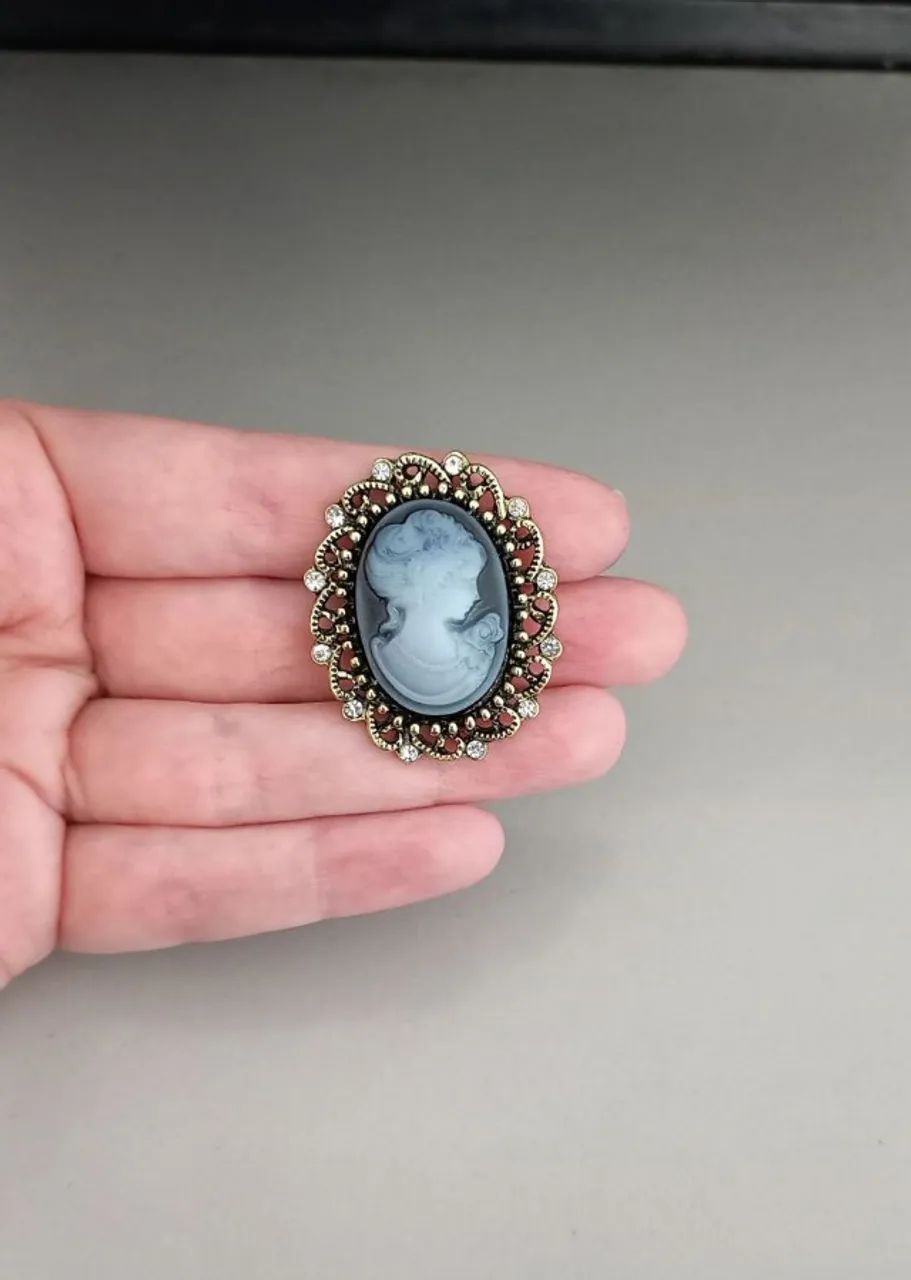 Broche de Camafeu Escuro Detalhe Strass (novo) - Foto 3