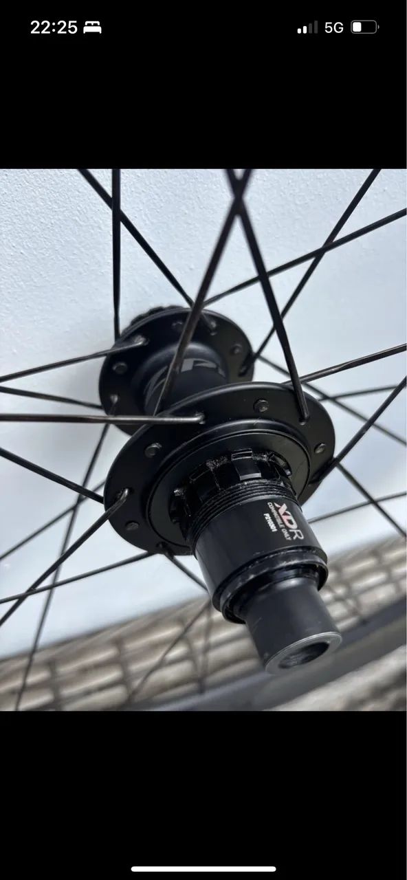 Roda carbono traseira zipo firecrest 404  - Foto 5