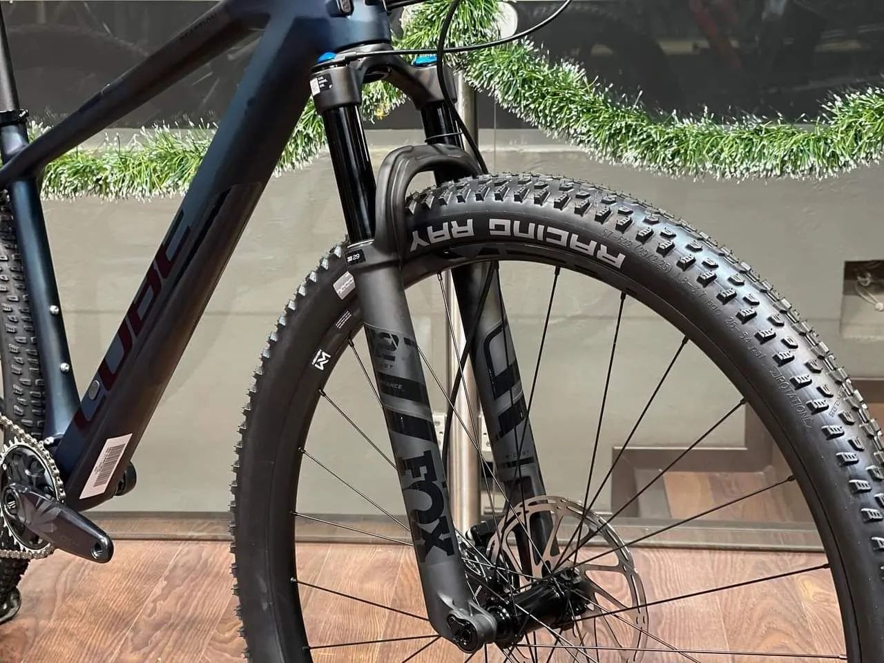 Bicicleta Cube Reaction C62 Carbon  - Foto 4