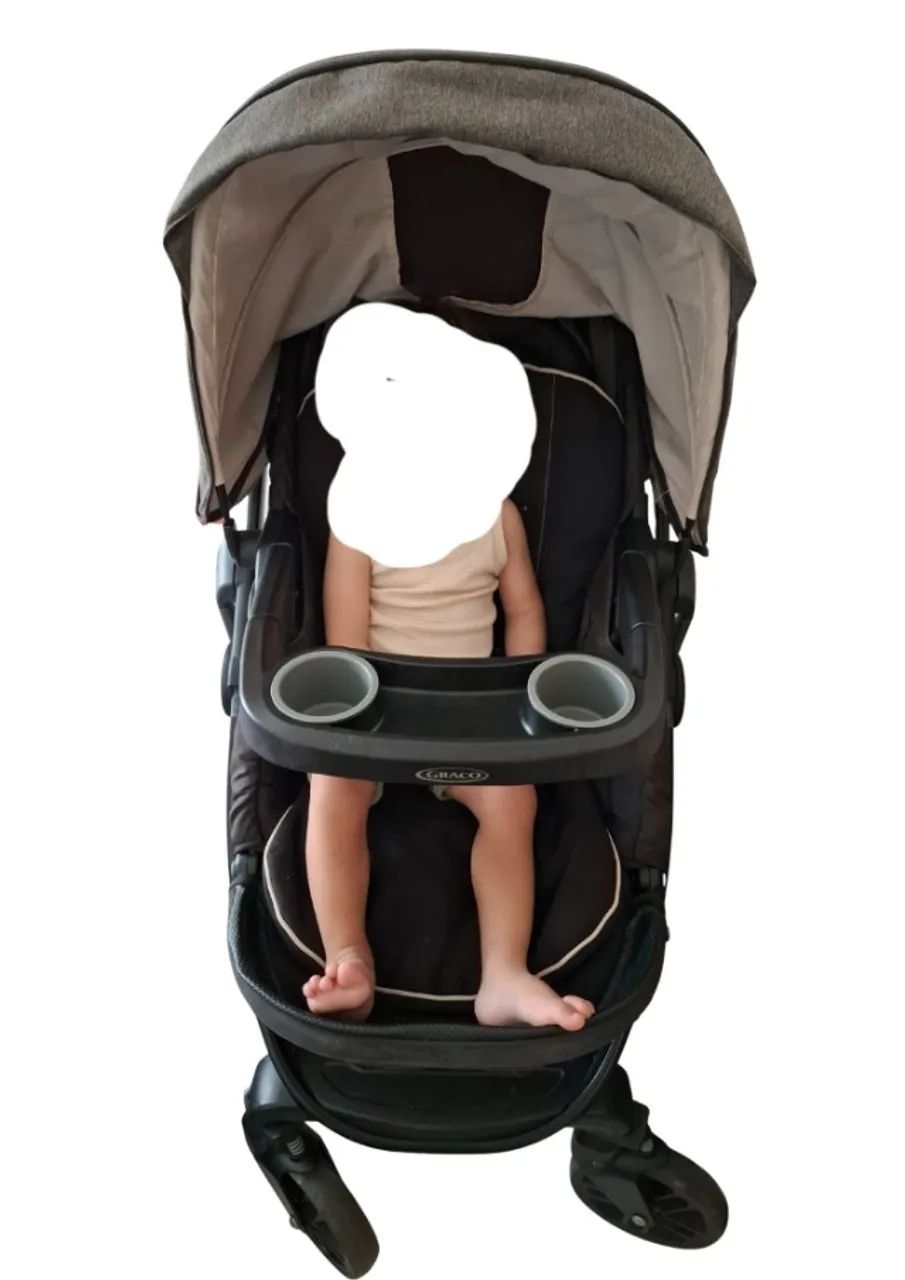 Carrinho de bebê com bebê conforto Gracco importado