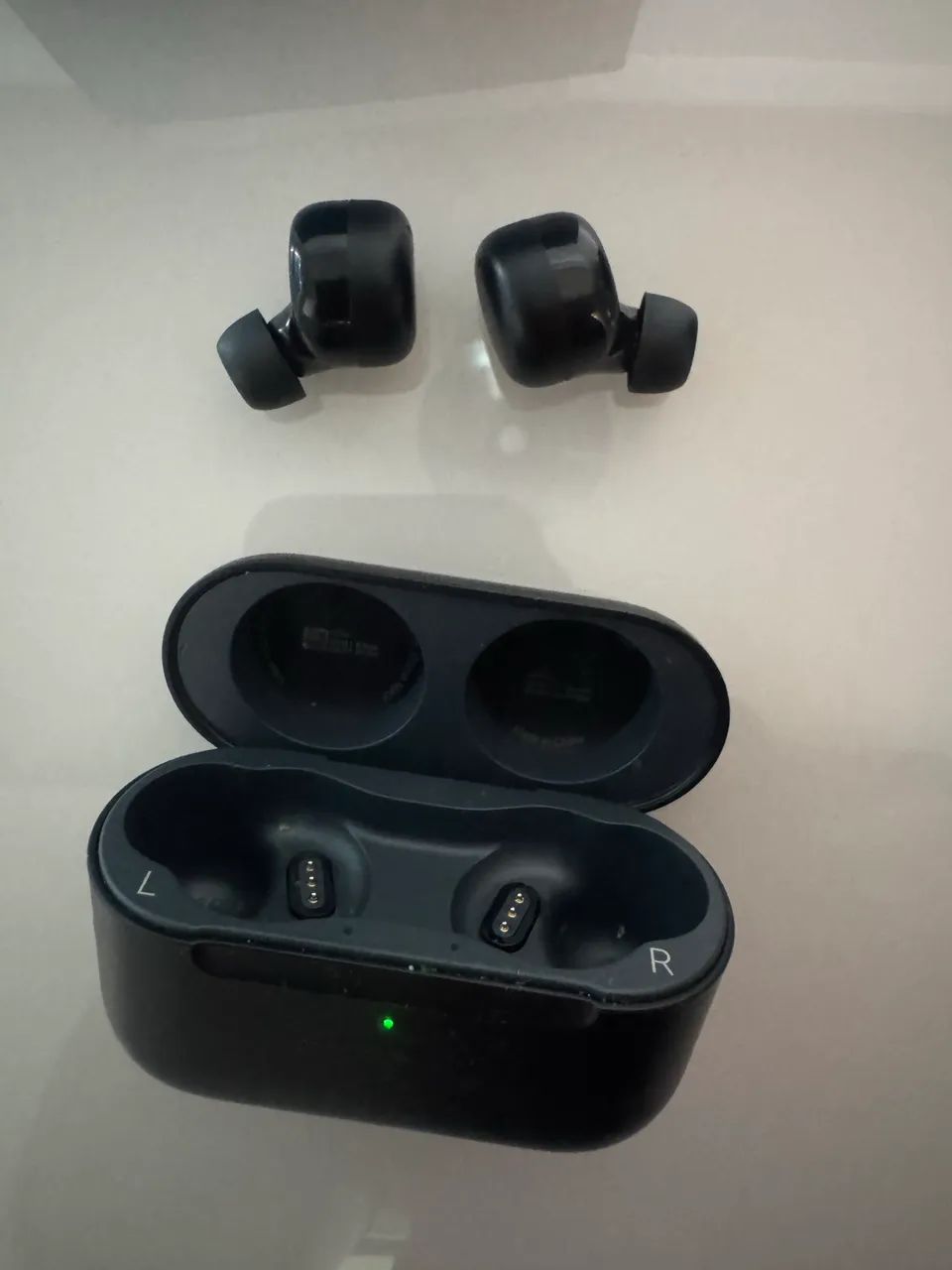 Fone de ouvido Echo Buda