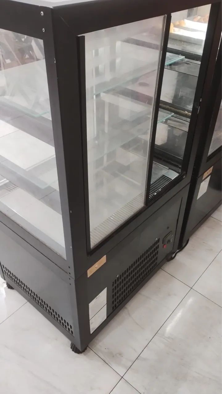 Expositor Refrigerado para Doces e Tortas  - Foto 2