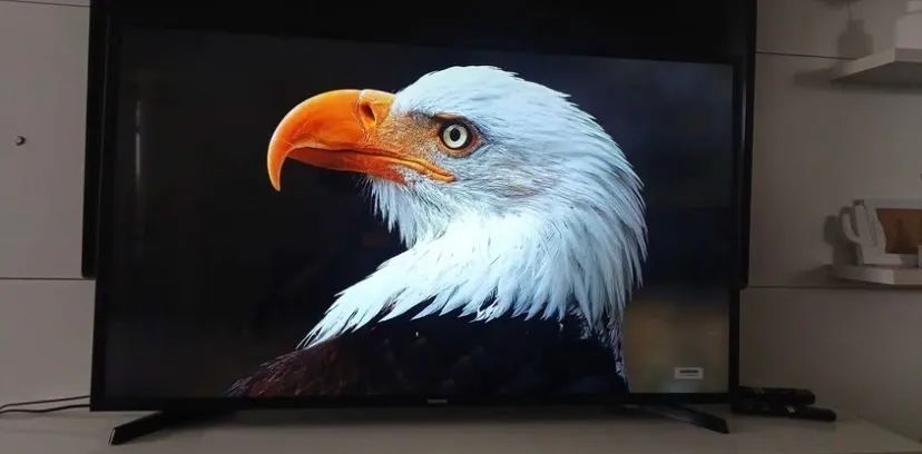 Tv Samsung tizen 43 polegadas smart detalhe imperceptível  - Foto 2