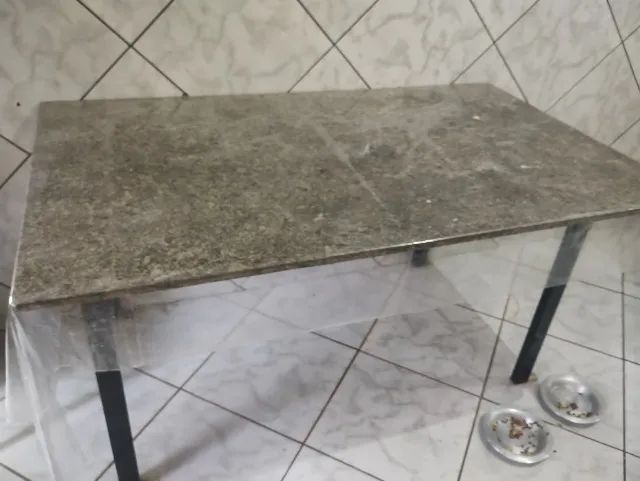 Mesa pedra em mármore sem cadeiras - Foto 3