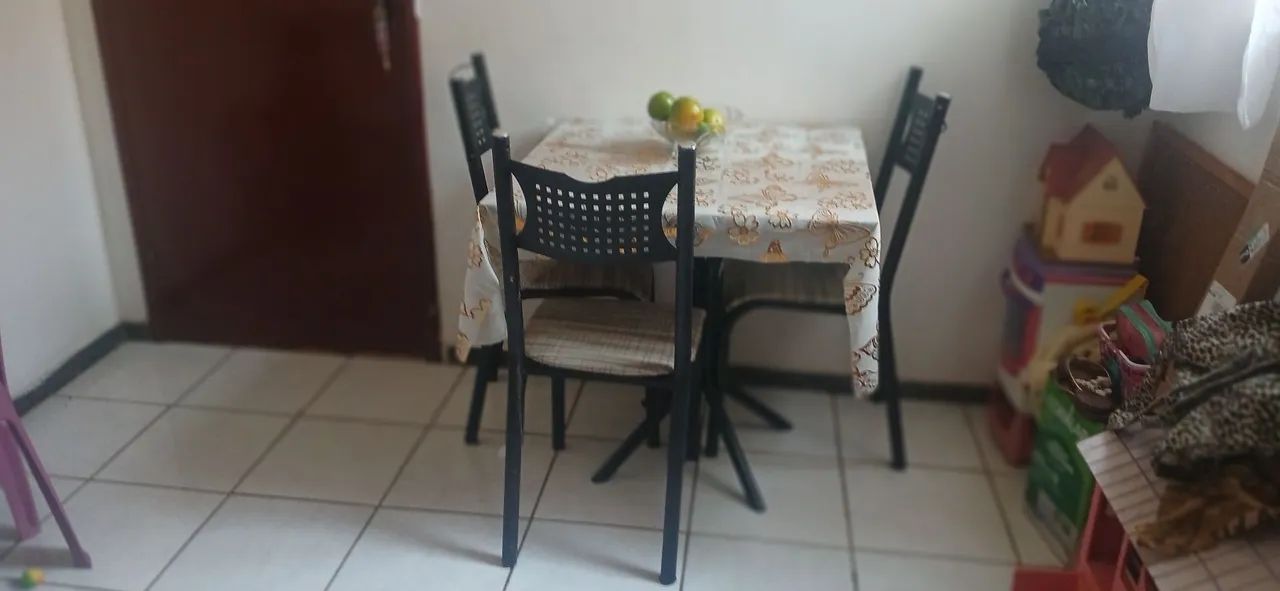 Mesa de mármore comn4 cadeiras 75x75 - Foto 3