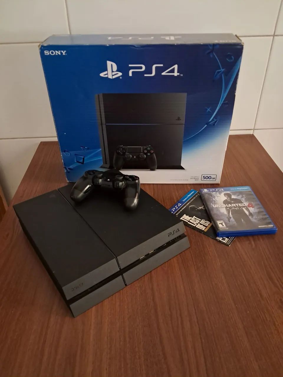 PlayStation 4 FAT (PS4) - 2 jogos + 1 controle